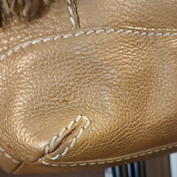 The SAK Pink Label Gold Pebble Leather Fringe Shoulder Bag. - Picture 3 of 16